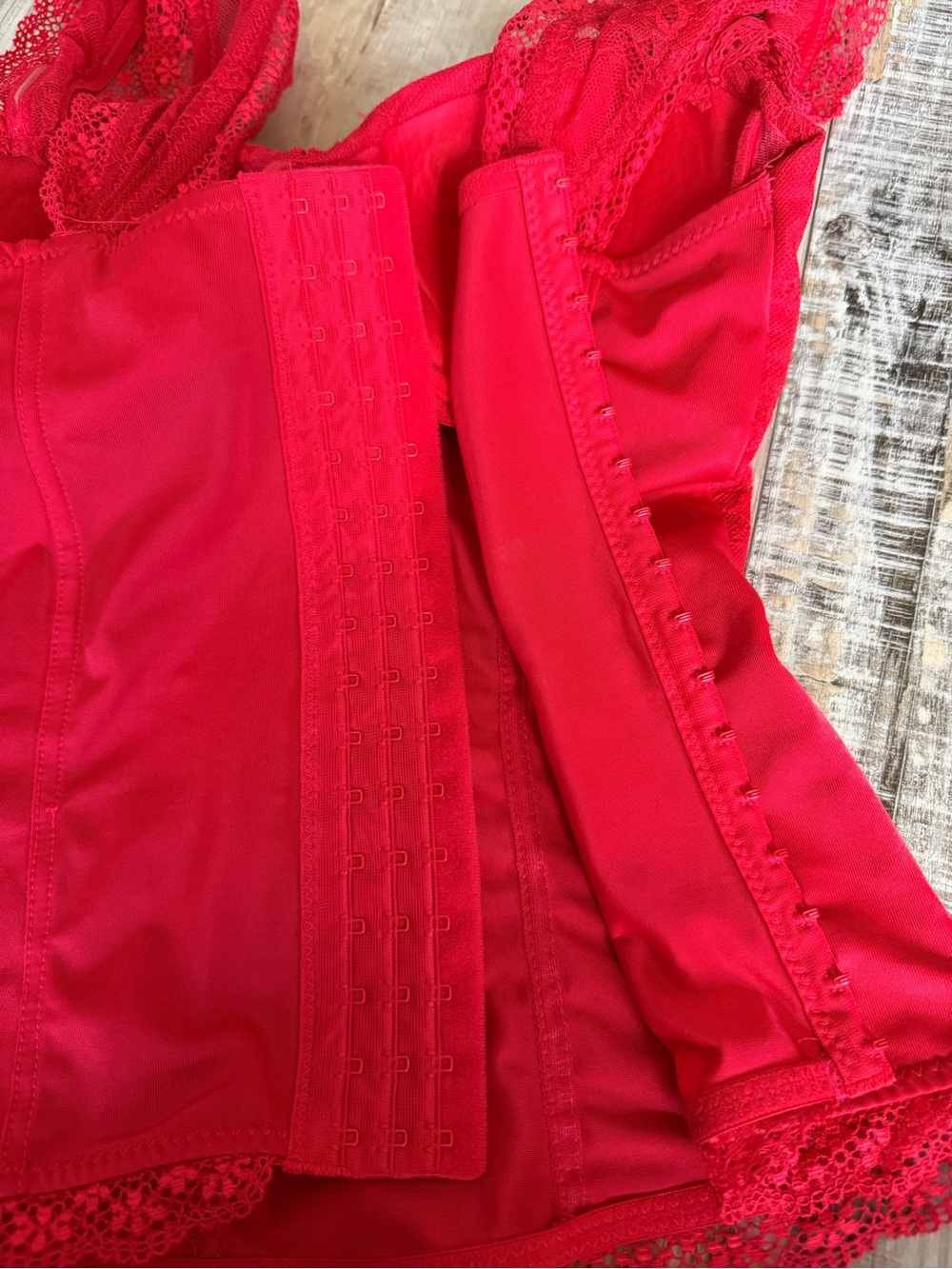 Red corset - Picture 6 of 7